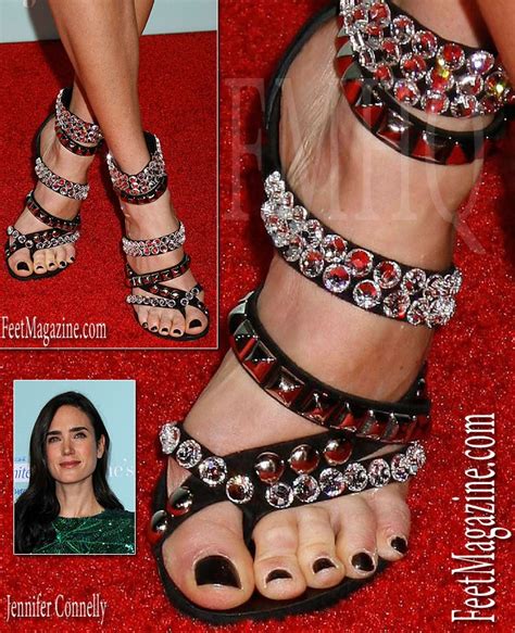 15 famous celebrities with pretty feet in Hollywood